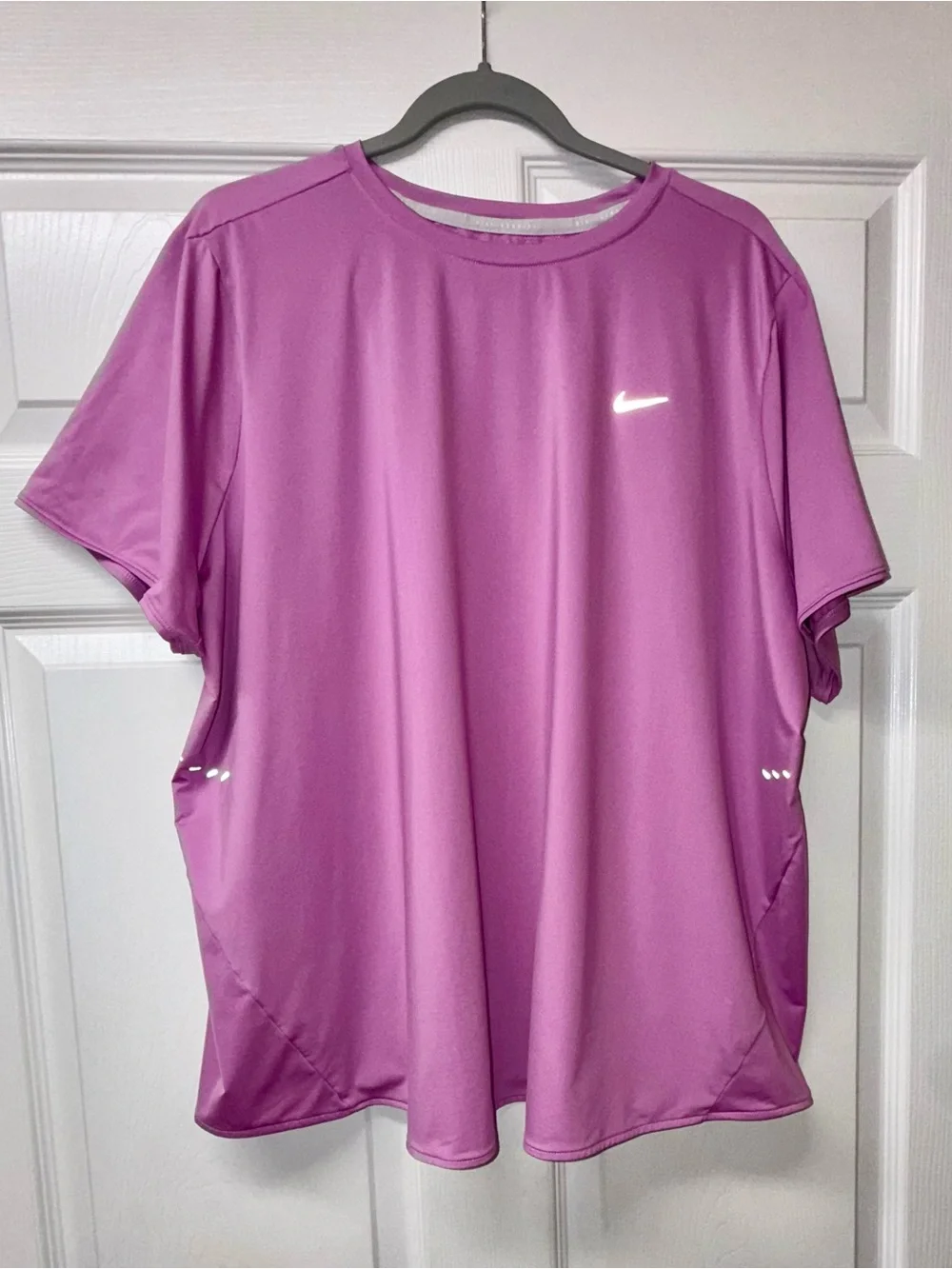 Women’s Nike Swift Dri-FIT Running Top Light Magenta/Pink Reflective | Size: 3X